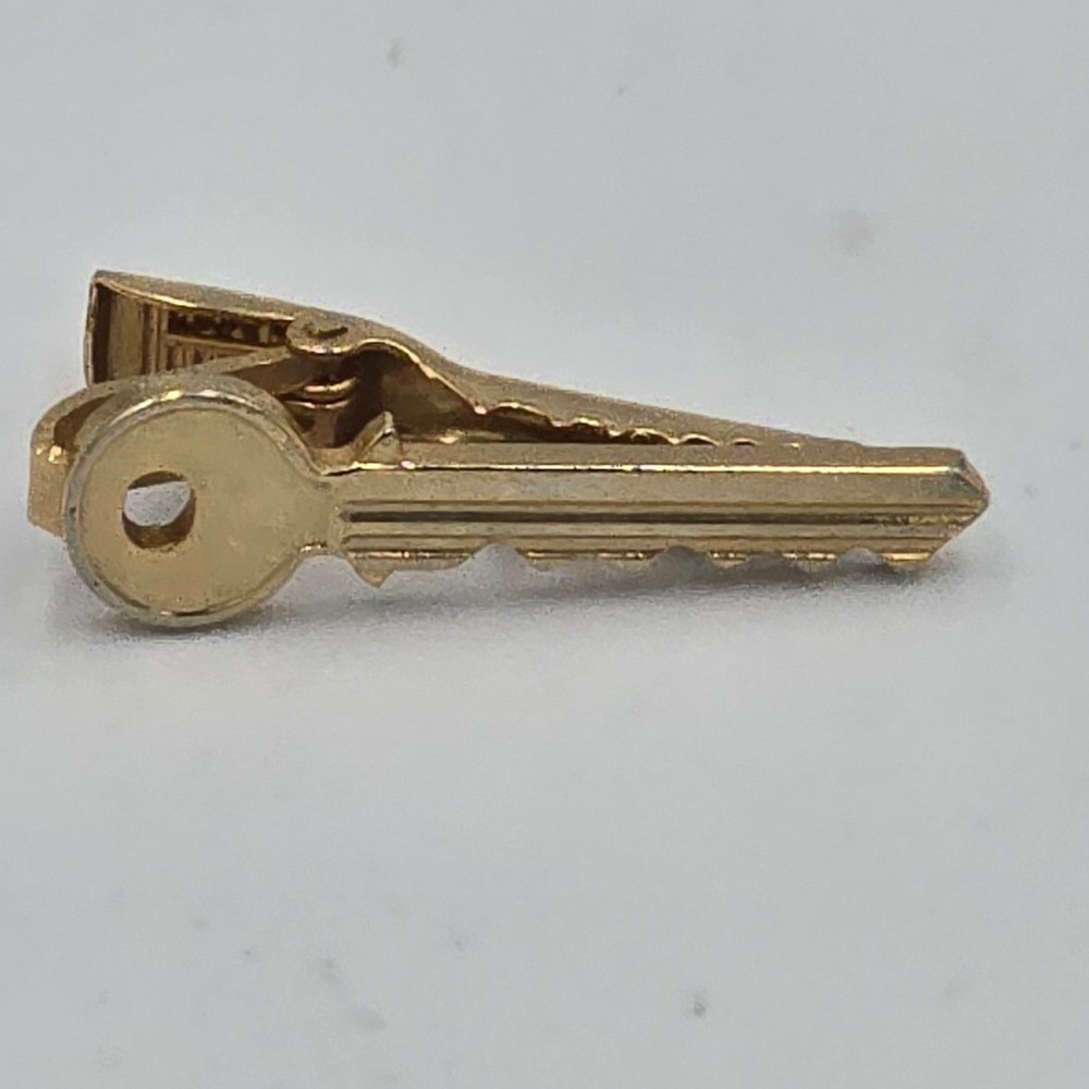 Vintage Gold Tone Skeleton Key Tie Clip Bar Clasp Mid Century Novelty 1.75in